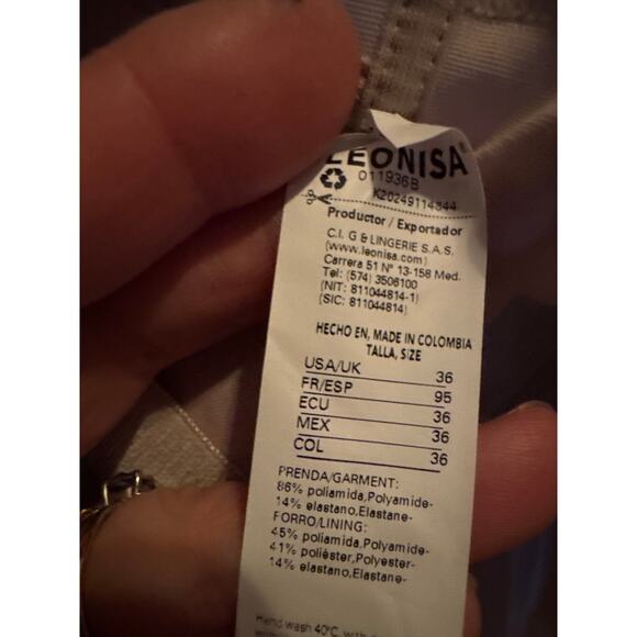 Brand New Leonisa Women's Size 36 Nude Tan Multi Functional Back Support Bra - Picture 9 of 9